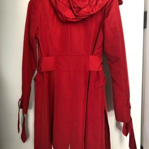 Stylish trench coat, worn only once